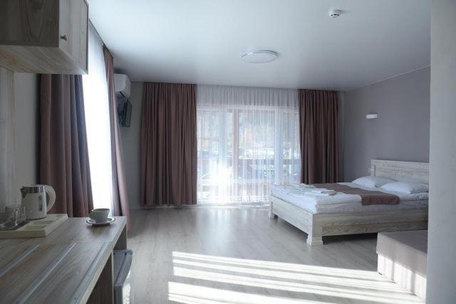 Chorna Skelya Resort & Wellness Винохрадив Екстериор снимка