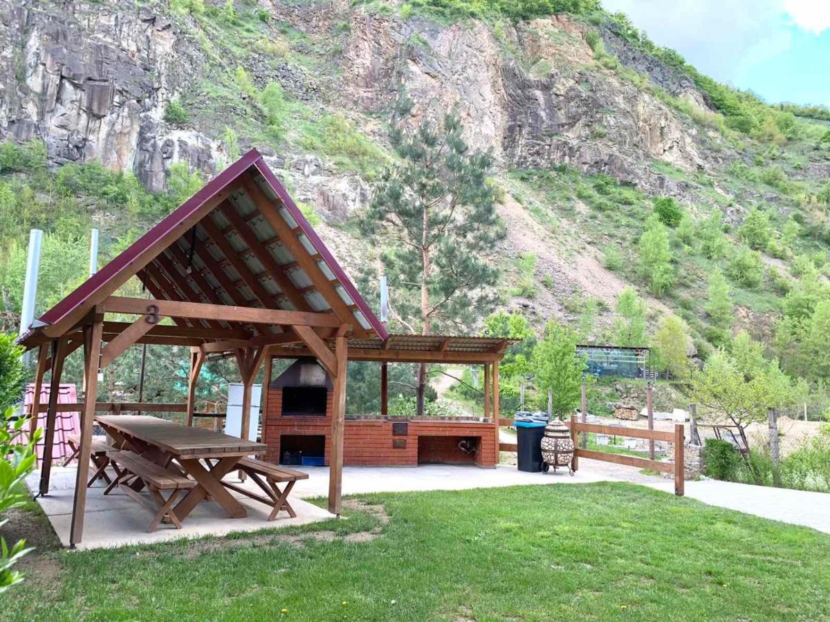 Chorna Skelya Resort & Wellness Винохрадив Екстериор снимка