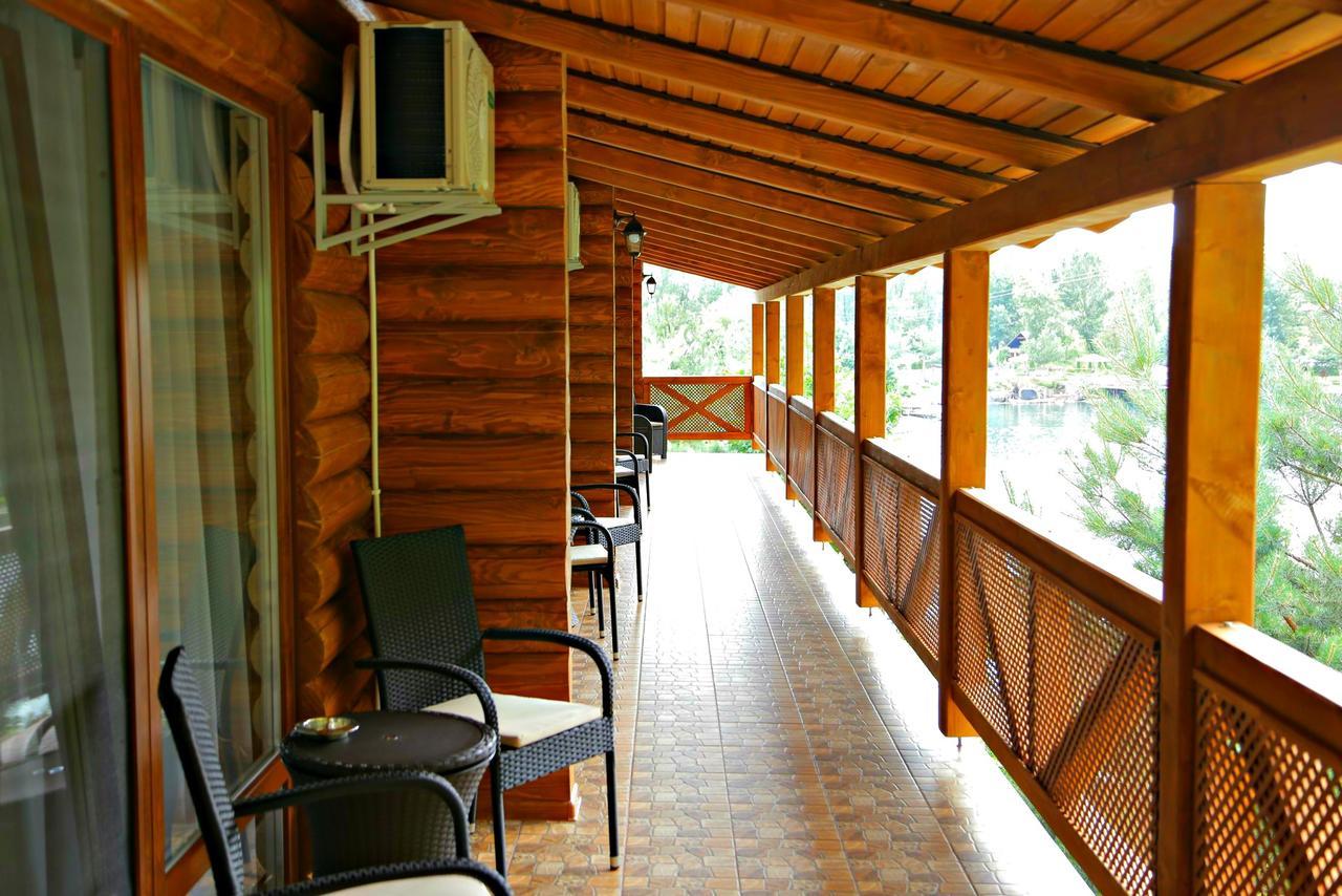 Chorna Skelya Resort & Wellness Винохрадив Екстериор снимка
