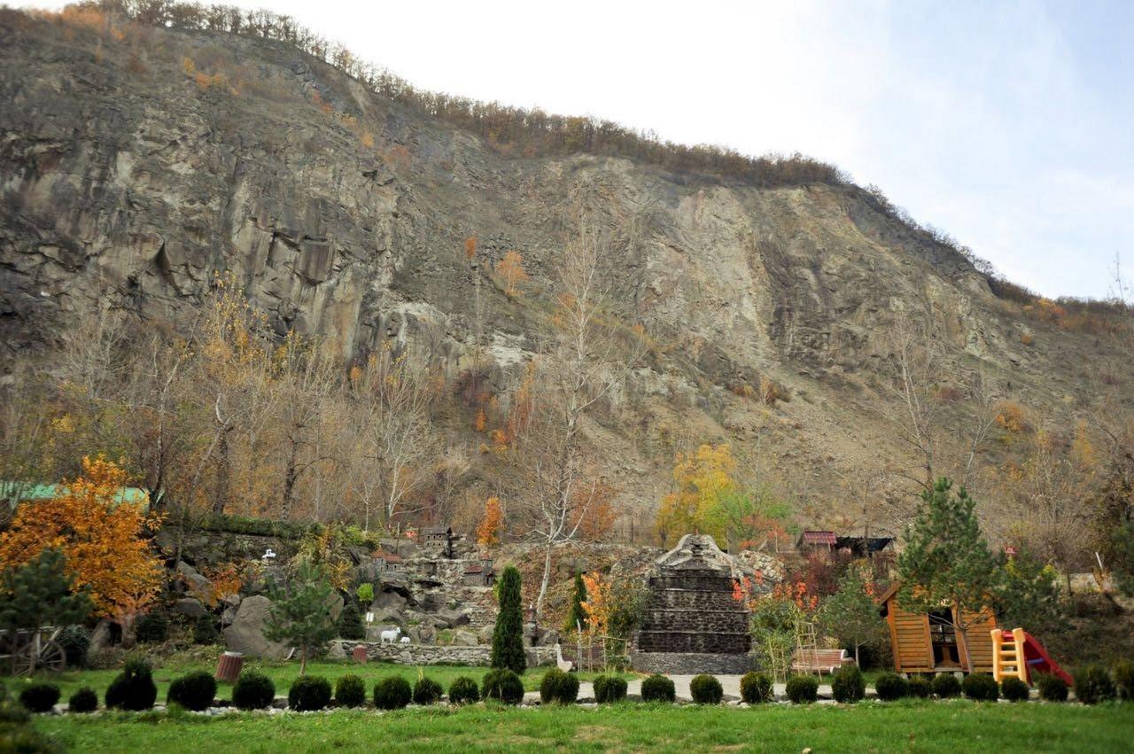 Chorna Skelya Resort & Wellness Винохрадив Екстериор снимка