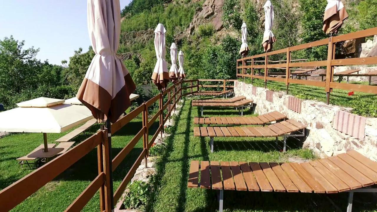 Chorna Skelya Resort & Wellness Винохрадив Екстериор снимка