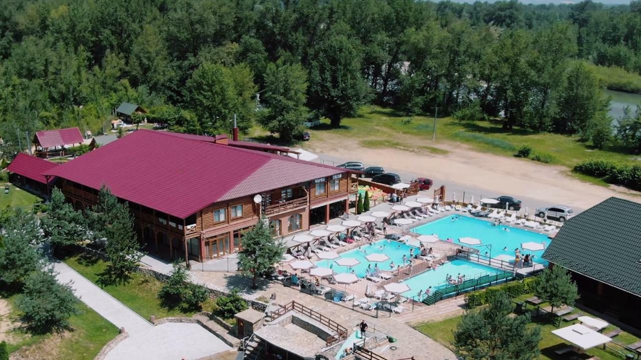 Chorna Skelya Resort & Wellness Винохрадив Екстериор снимка